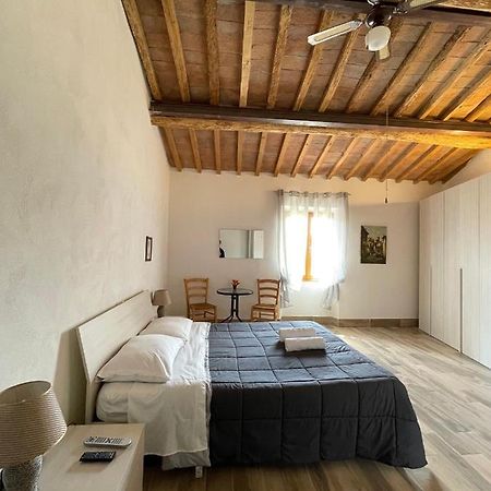 Il Feudo Hotel Черталдо Екстериор снимка