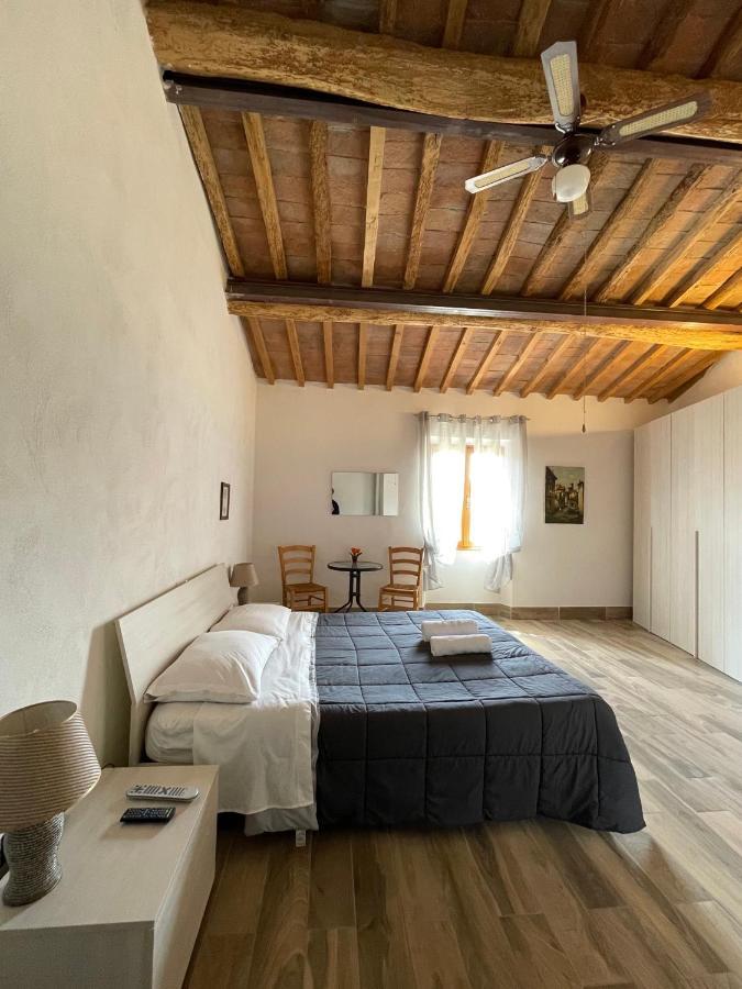 Il Feudo Hotel Черталдо Екстериор снимка