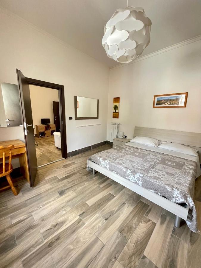 Il Feudo Hotel Черталдо Екстериор снимка