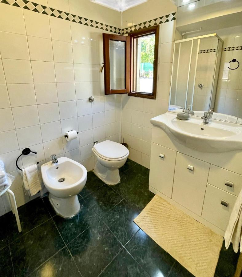 Il Feudo Hotel Черталдо Екстериор снимка